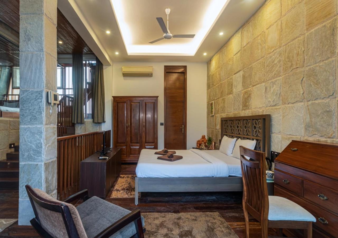 Saffronstays Urja: Luxe Lonavala Villa with Dual Pools & Private Spa Exterior photo